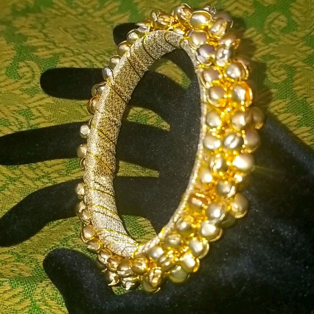 Bangle bracelet